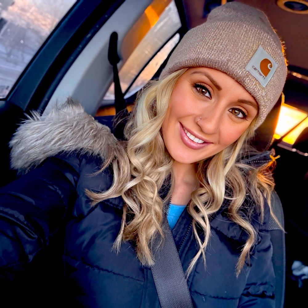 Meet your Posher, Joelle